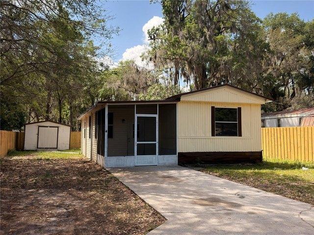 House for sale in Lake Panasoffkee, Florida