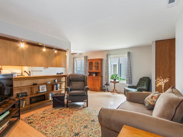 Townhouse for sale in Briarwood Terrace Apartments, Prospect Heights