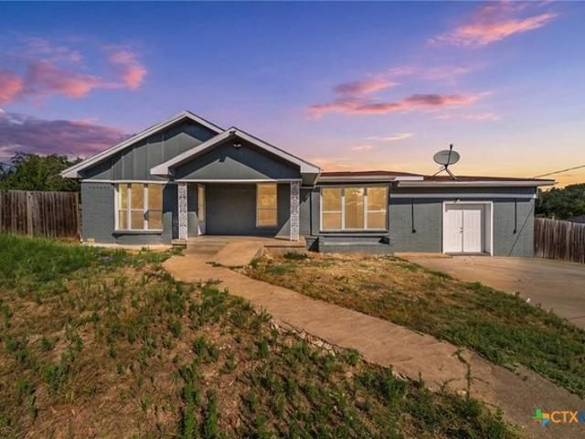 House for sale in Lorena, McLennan County
