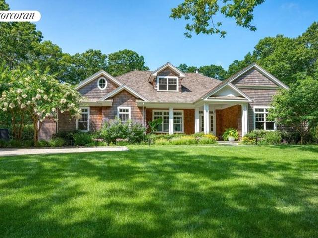 House for sale in Wainscott, New York