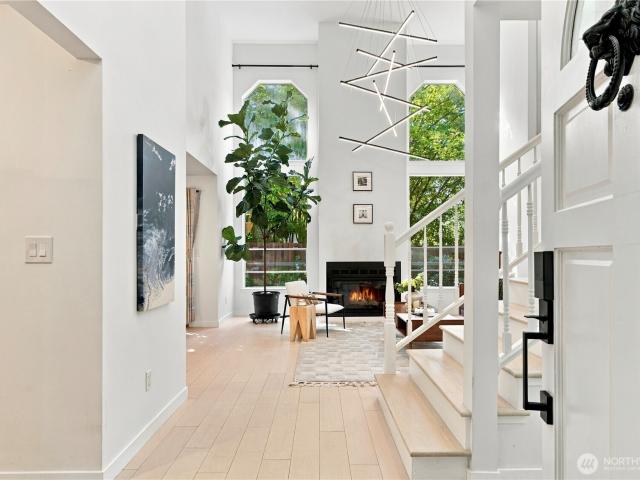 Condo for sale in Inglebrook, Bellevue