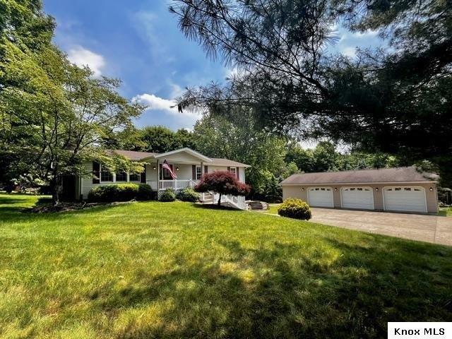 House for sale in Howard, Ohio