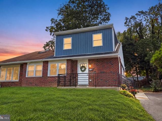 Townhouse for sale in Crestmont, Abington Township