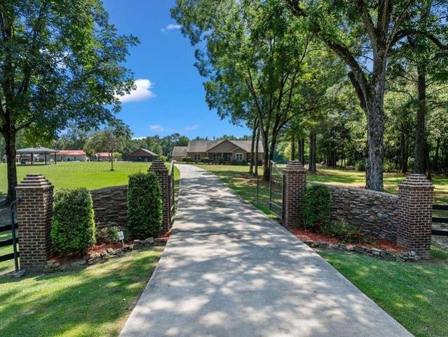 House for sale in Oakman, Walker County