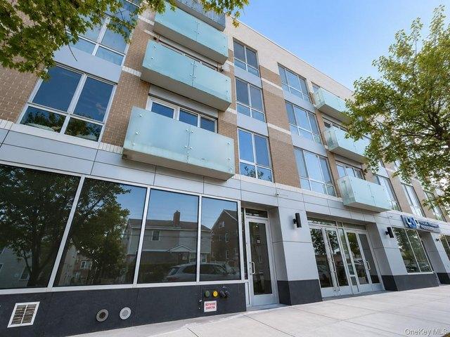 Condo for sale in Fresh Meadows, New York