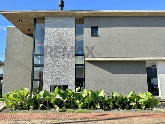 Casa aluguel em Região Geográfica Imediata de Porto Alegre, Região Metropolitana de Porto Alegre