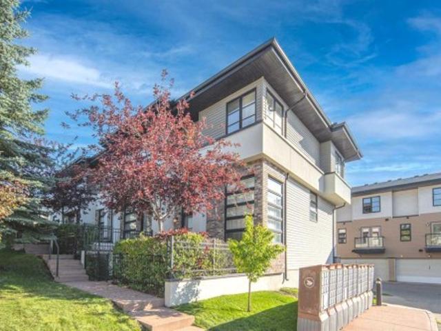 Townhouse for sale in Northwest, Alberta