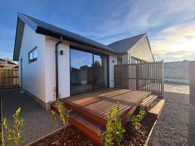 House for rent in Chaslands, Canterbury