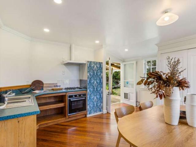 House for sale in Bethells Beach