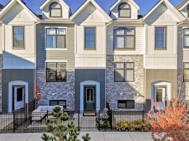 Townhouse for sale in Northwest, Alberta