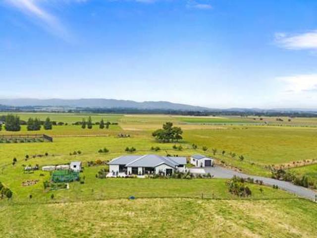 Property for sale in Halcombe