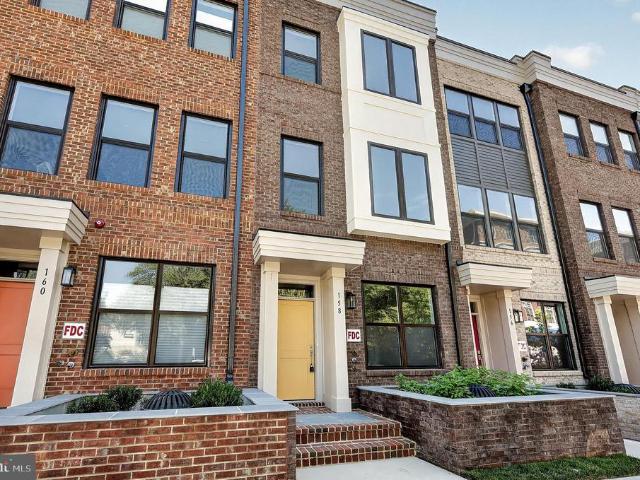Townhouse for sale in Virginia