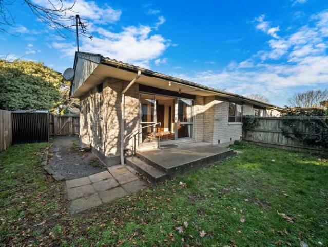 House for sale in Chaslands, Canterbury