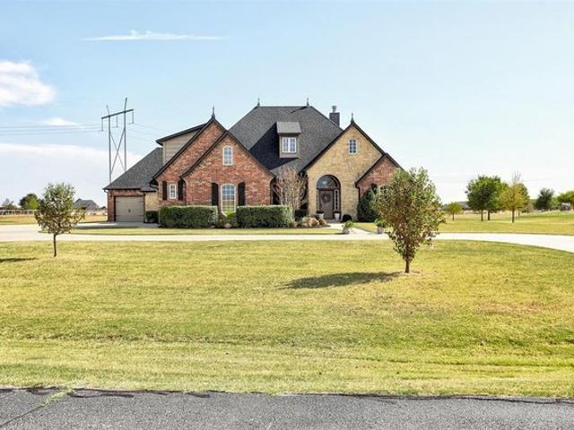 House for sale in El Reno, Canadian County