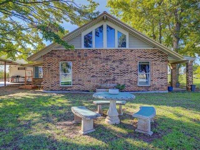 House for sale in Wayne, McClain County