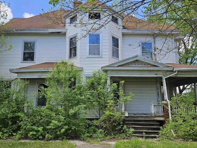 House for sale in Galesburg, Illinois