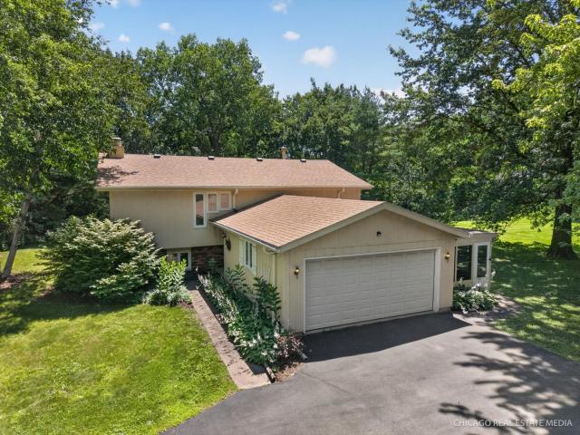 House for sale in Mchenry, Illinois
