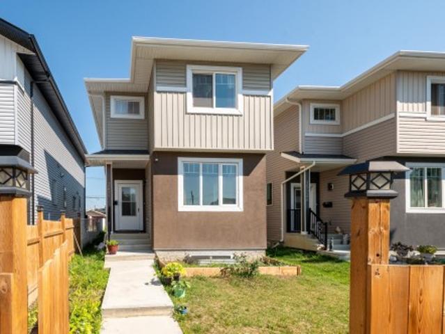 House for sale in Wedgewood, Alberta