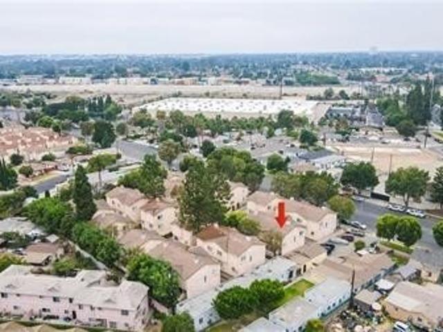 Townhouse for sale in Paramount, California