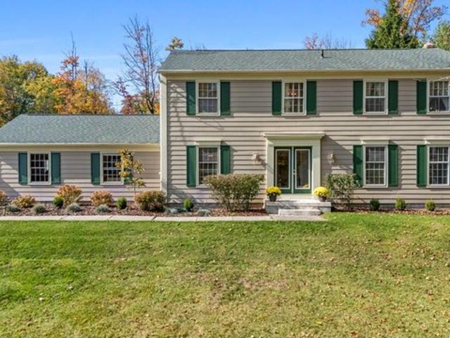 House for sale in Connecticut Colony, Hudson