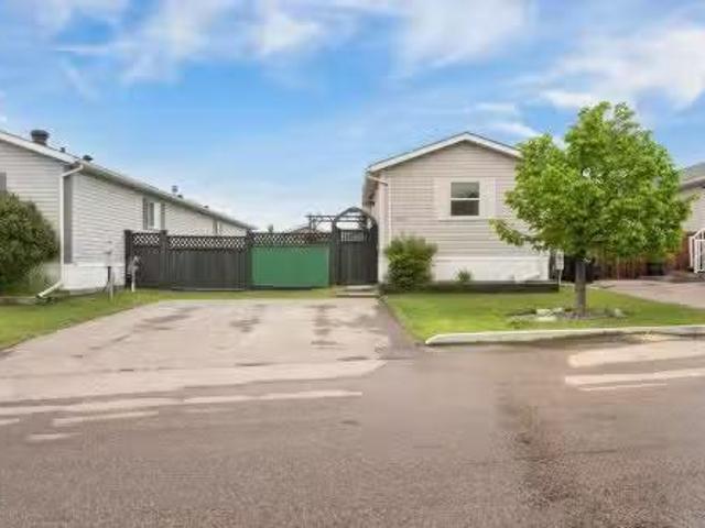 House for sale in Sherwood Park, Alberta