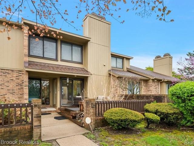 Townhouse for sale in Bloomfield Hills, Michigan