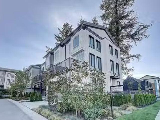 Condo for rent in Surrey, British Columbia
