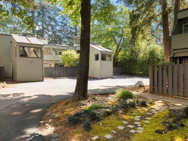 Condo for sale in Oregonia