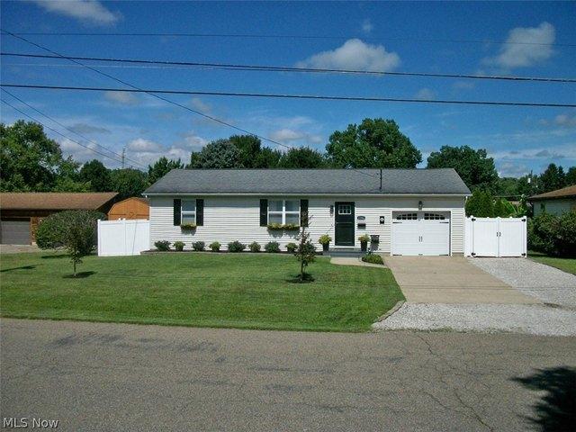 House for sale in Belpre, Washington County