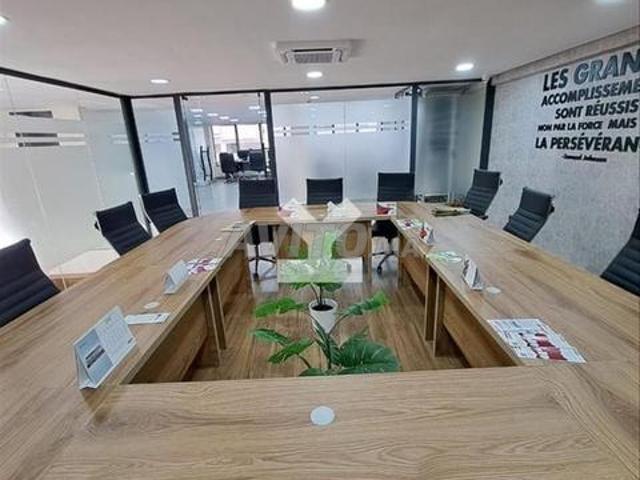 Local commercial vente à Anfa, Gharb-Chrarda-Beni Hssen
