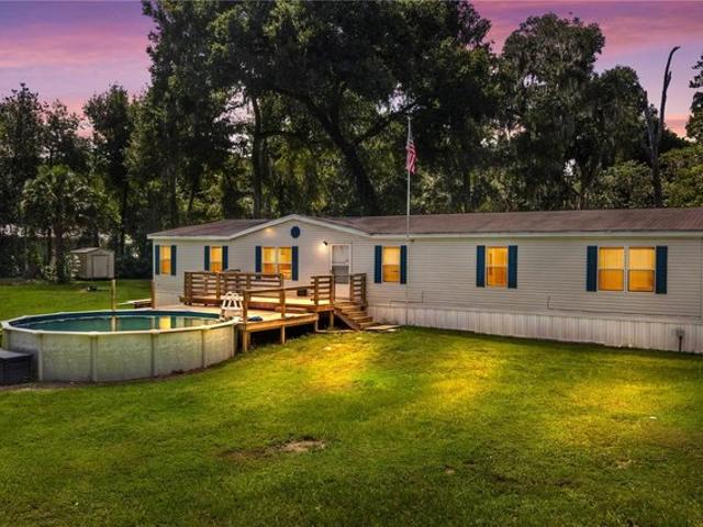 House for sale in Anthony, Florida
