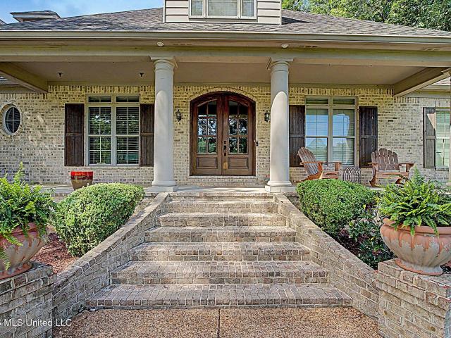 House for sale in Nesbit, Mississippi