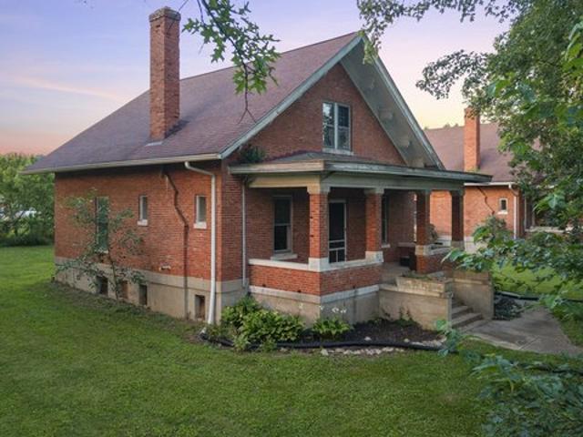 House for sale in Elizabeth, Indiana