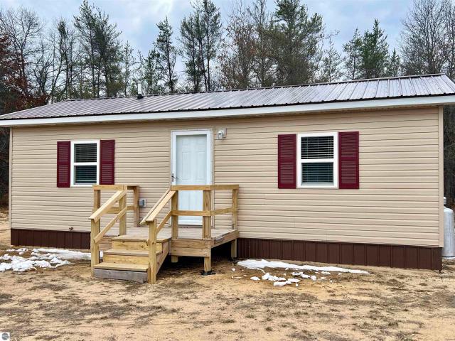 House for sale in Grayling
