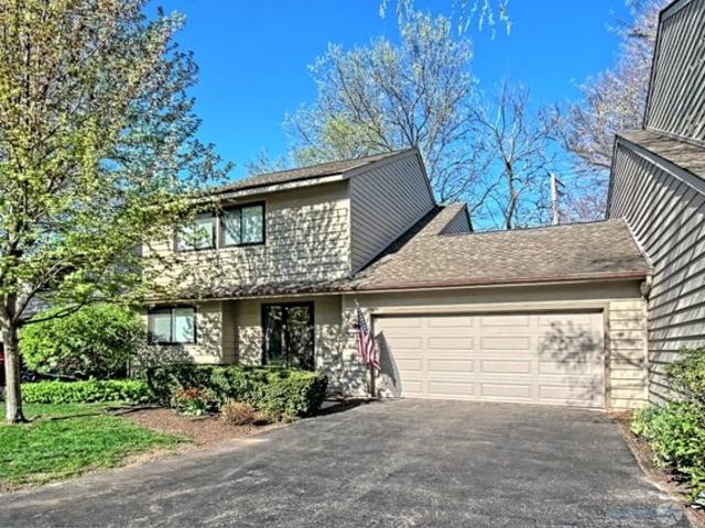 Townhouse for sale in Geneva, Illinois