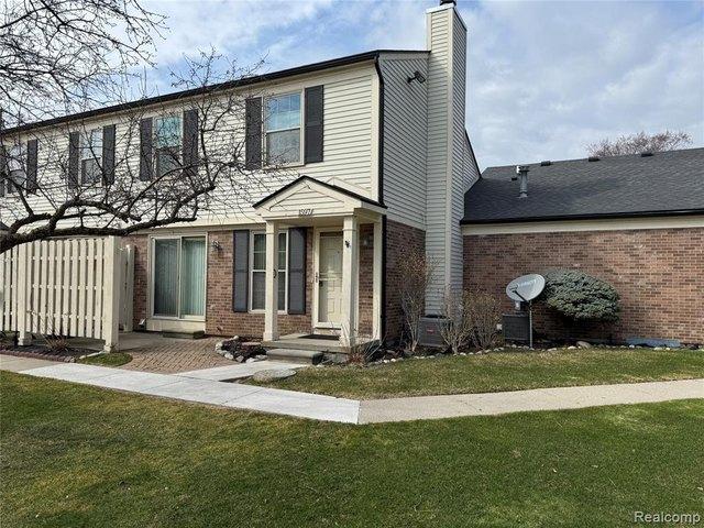 Townhouse for sale in Walled Lake, Michigan