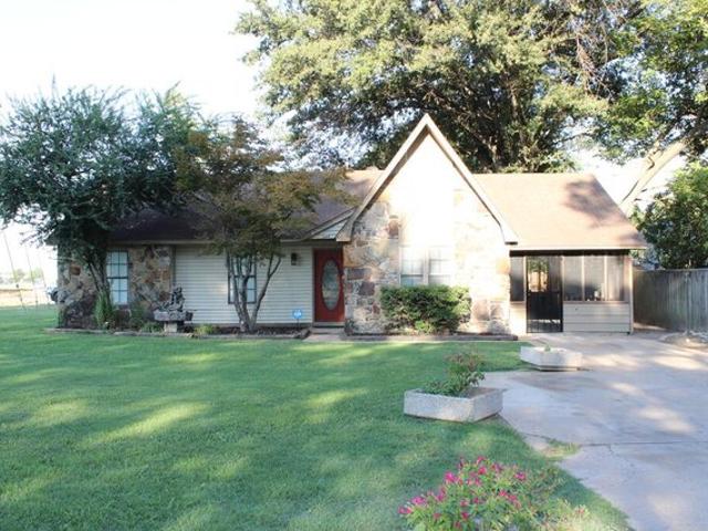 House for sale in Pecan Ridge, West Memphis