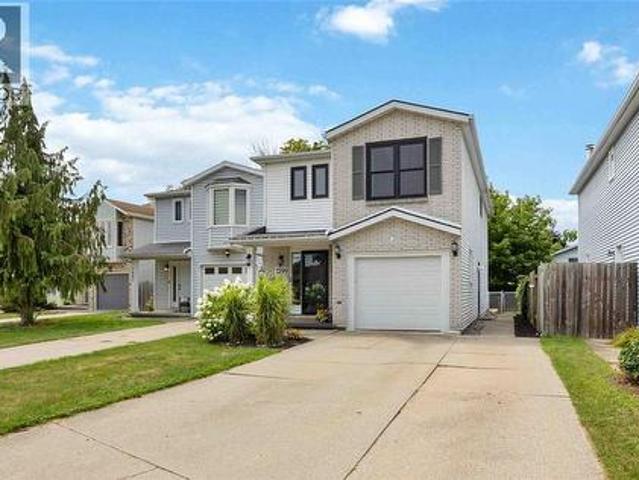 House for sale in Sarnia, Southwestern Ontario