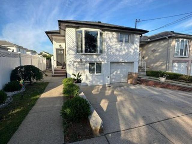 House for sale in Queens, Arverne