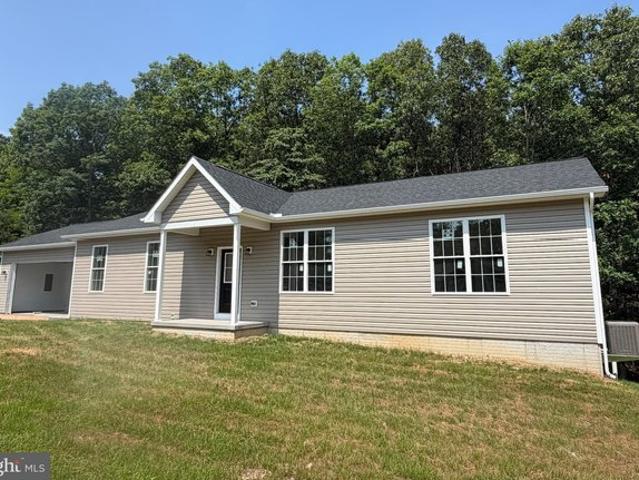 House for sale in Berkeley Springs, West Virginia
