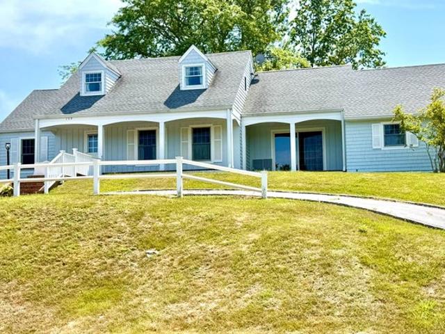 House for sale in Wainscott, New York