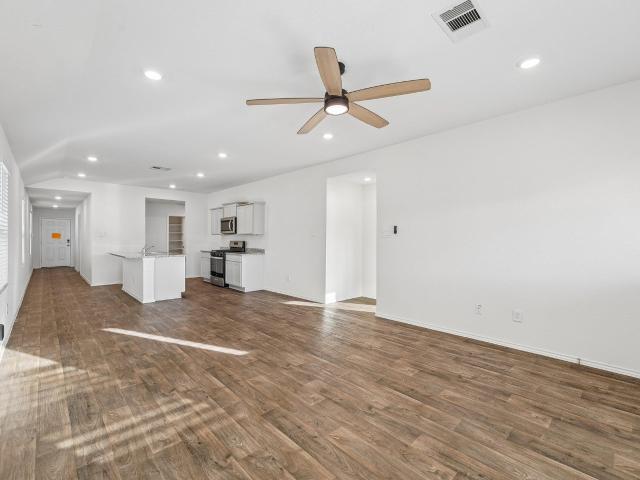 House for sale in Uhland, Kyle