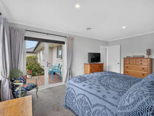 House for sale in Chaslands, Canterbury