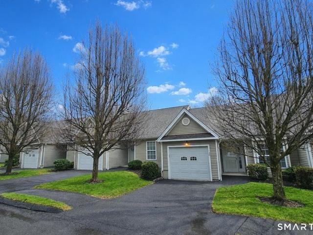Condo for sale in Newtown, Connecticut