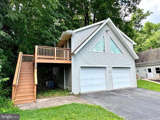 House for sale in Lemont, Pennsylvania