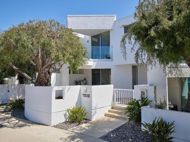Townhouse for sale in Cardiff, California