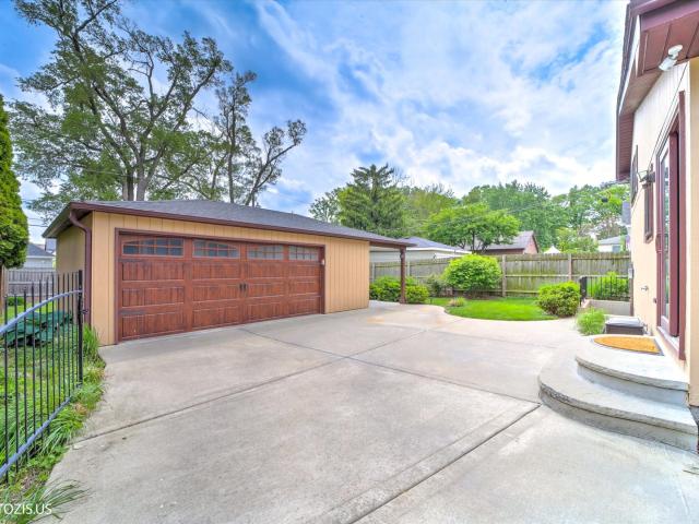 House for sale in Wood Dale, Illinois