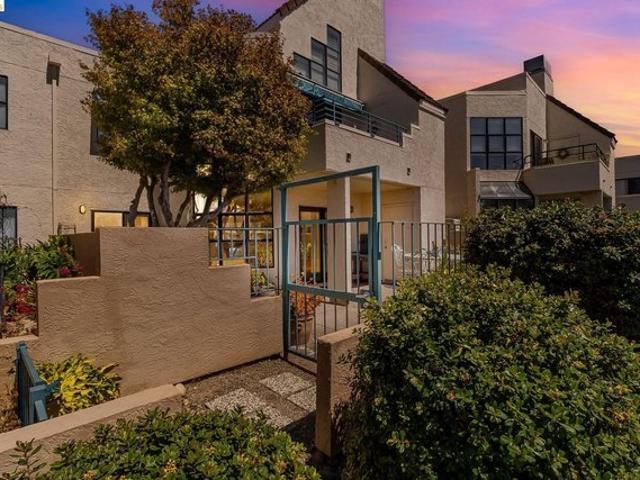 Condo for sale in Solano, California