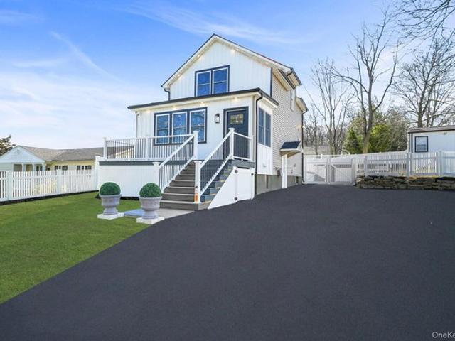 House for rent in Smithtown, New York