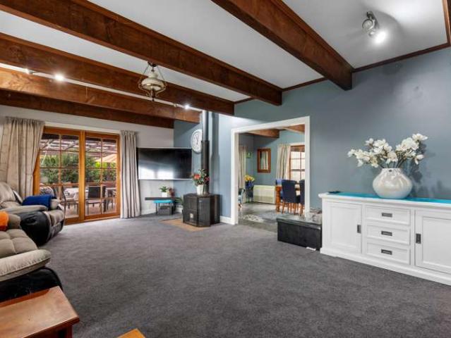 House for sale in Chaslands, Canterbury